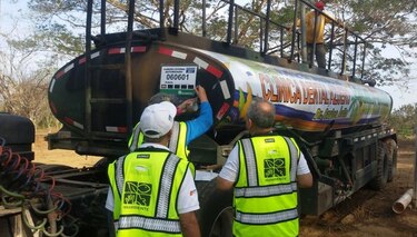 Fiscalizan llenado de cisternas que se utilizarán en el Carnaval de Herrera