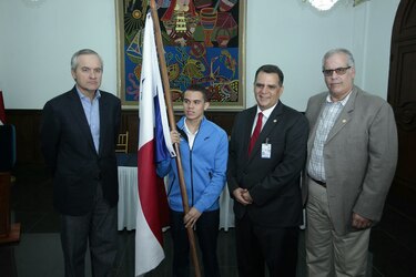 Delegación panameña recibe el pabellón nacional para Juegos