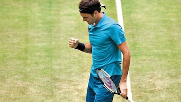 Roger Federer cumple y alcanza la final de Halle