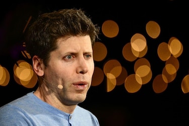 Por qué el jefe de OpenAI pide que confiemos en la empresas de IA a pesar de que el mundo "tiene razón en sentir miedo"