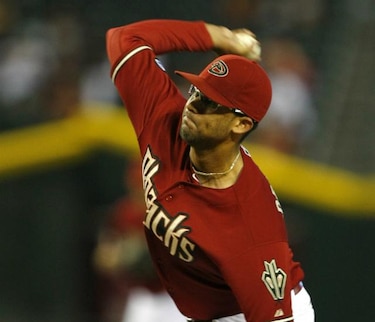 Panameño Randall Delgado divide honores ante los Indios de Cleveland