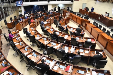 Conflictos y alianzas coyunturales marcan debate de la reforma a la CSS