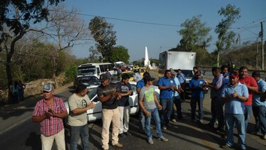 Transportistas logran acuerdo tras cierre de vía en La Villa