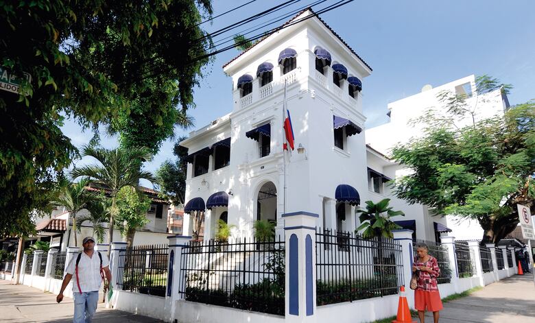 Siete instituciones públicas se gastan 168.9 millones de dólares en seguros privados