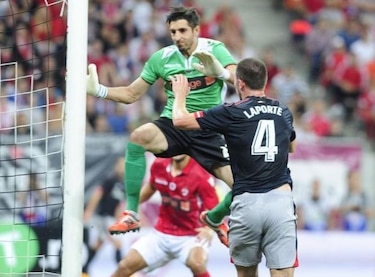 El Dínamo del panameño Jaime Penedo empata con el Athletic