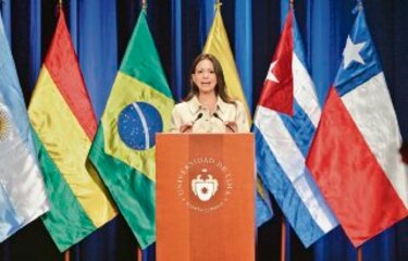 María Corina y los escritores