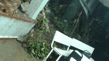 Deslizamiento en vía Centenario, colapso de muro y vías inundadas tras fuerte lluvia