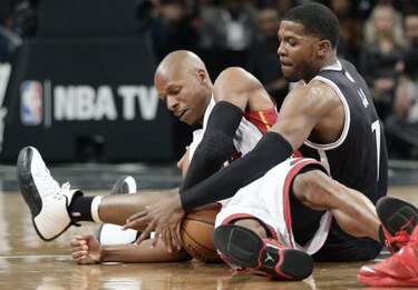Clippers humillan a Lakers; Nets doblegan a los Heat