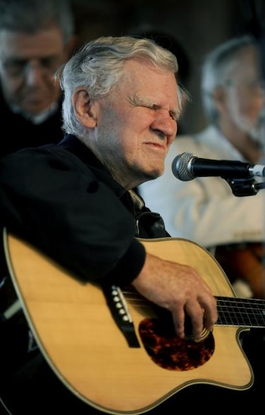 La estrella del folk Doc Watson muere a los 89 años