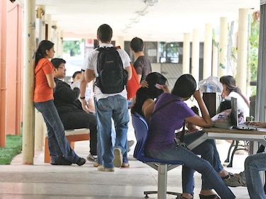 Rechazan propuesta sobre cambio a prueba de médicos
