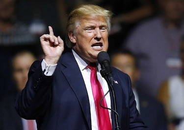 Trump trata de obtener apoyo de hispanos