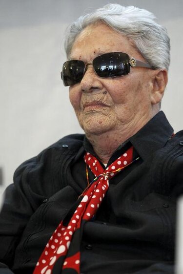 Chavela Vargas sigue recuperándose en el hospital