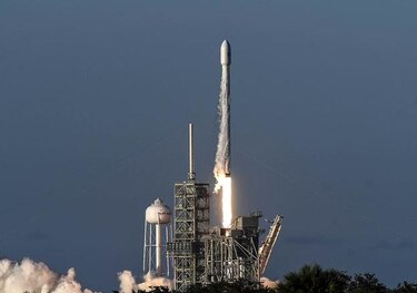 Tras dos aplazamientos, SpaceX lanza satélite de banda ancha de IntelSat