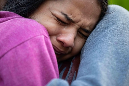 Familias de presos políticos en Venezuela pasan tercera noche en espera de excarcelaciones