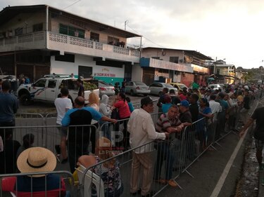Miles de personas madrugaron para asistir a las Naviferias