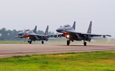 Dos aviones caza chinos interceptan aeronave militar de Estados Unidos