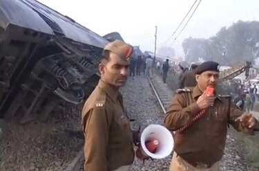 Al menos 63 muertos tras descarrilarse un tren en India
