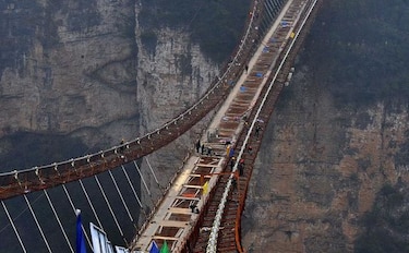 El puente de cristal más alto y largo del mundo