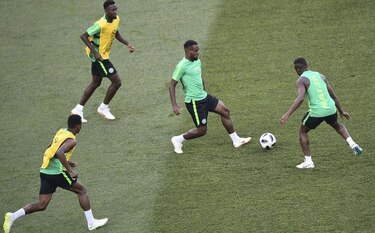 Islandia y Nigeria se juegan su futuro en el Mundial