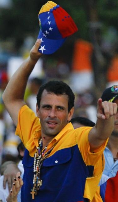 Maduro y Capriles cierran campaña con masivas manifestaciones