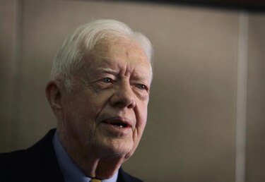 Jimmy Carter llega al país para la firma del pacto ético
