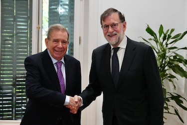 Edmundo González se reúne con Aznar y mantendrá un encuentro en el Congreso con Feijóo