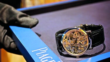 Richemont planea eliminar 200 plazas