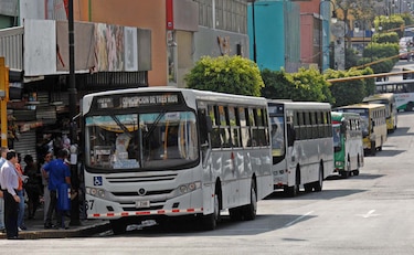 Gobierno aprueba fondos para promover imagen de Panamá en autobuses de Costa Rica