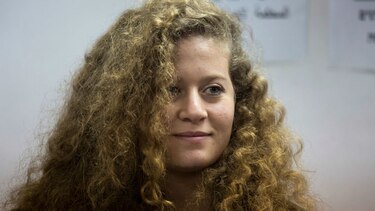 Desafiante joven palestina, de la cárcel a VIP