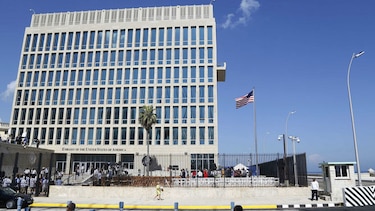 Estados Unidos pide no viajar a Cuba y retira a sus diplomáticos de la isla