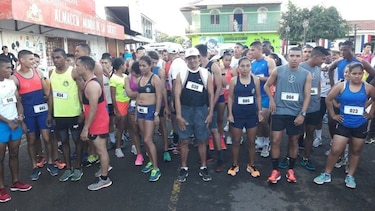 Decenas de corredores participan de actividad en Los Santos