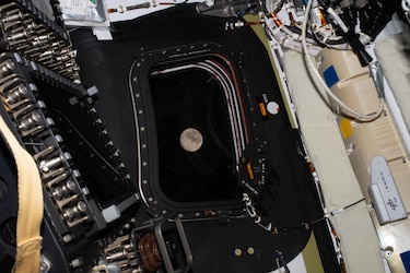 Astronauta del Apolo 16 envía mensaje a misión Artemis II