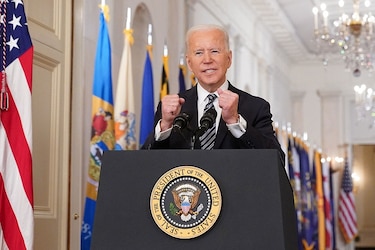 Biden condena ataques racistas contra estadounidenses de origen asiático tras la pandemia