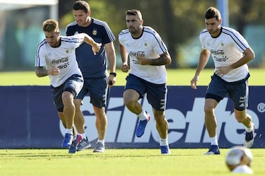 Pratto acompañará a Messi en ataque argentino