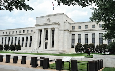 Crisis de Ucrania complica tarea de la Fed de reducir inflación