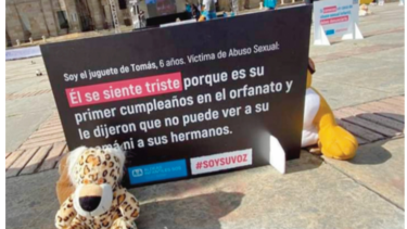 Peluches para protestar contra la violencia sexual