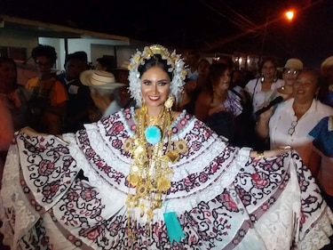Cientos de personas participan en el Encuentro Folclórico del Canajagua