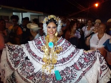 Cientos de personas participan en el Encuentro Folclórico del Canajagua