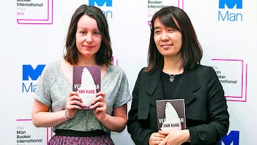 Escritora coreana comparte premio con traductora