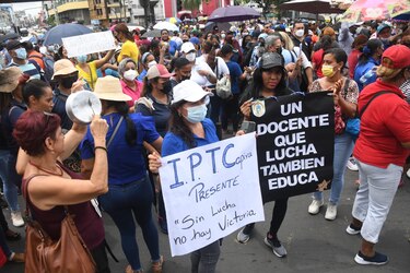 Siguen las protestas; Meduca lidera la mesa del diálogo