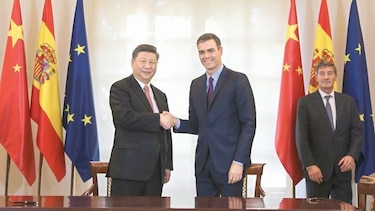 Economía mundial está en la encrucijada, dice Xi Jinping
