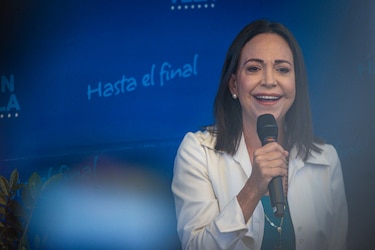 Machado dice que Maduro debe ‘entender que su mejor opción’ es ‘entablar una negociación’