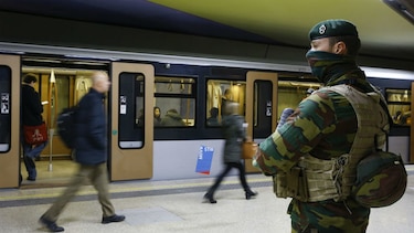 Dos franceses detenidos tras haber tratado de ir a Libia para unirse al EI