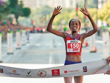 Kenianos se coronan campeones en San Silvestre 