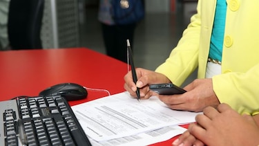 Rebajan un centésimo a usuarios de telefonía móvil