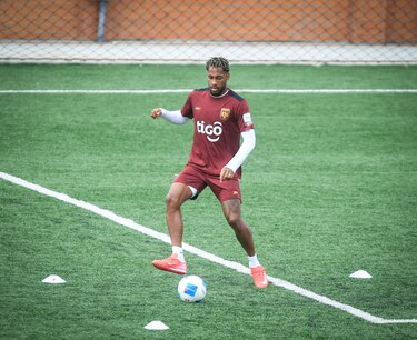 Michael Amir Murillo se reporta a las órdenes de Thomas Christiansen
