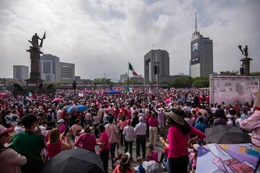 Políticos, activistas y exfuncionarios levantan la voz contra el Plan B electoral