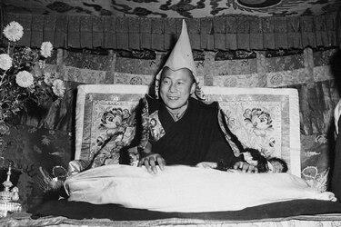El complejo ritual para encontrar al sucesor del Dalai Lama (y el posible conflicto con China)