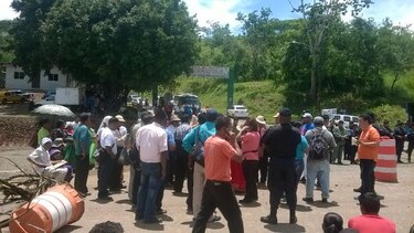 Indígenas ngäbe buglé cierran la vía Interamericana