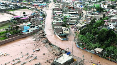Las inundaciones dejan 72 muertos
